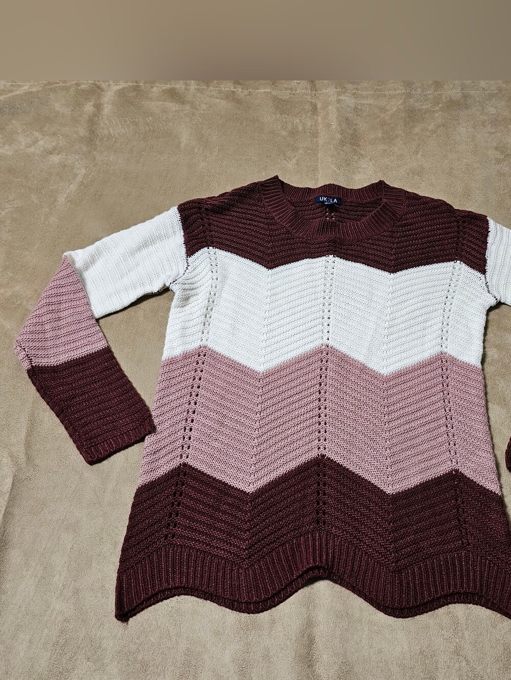 UK2LA 100% Acrylic Women's Chevron Colorblock Sweater Burgundy, Pink & White S